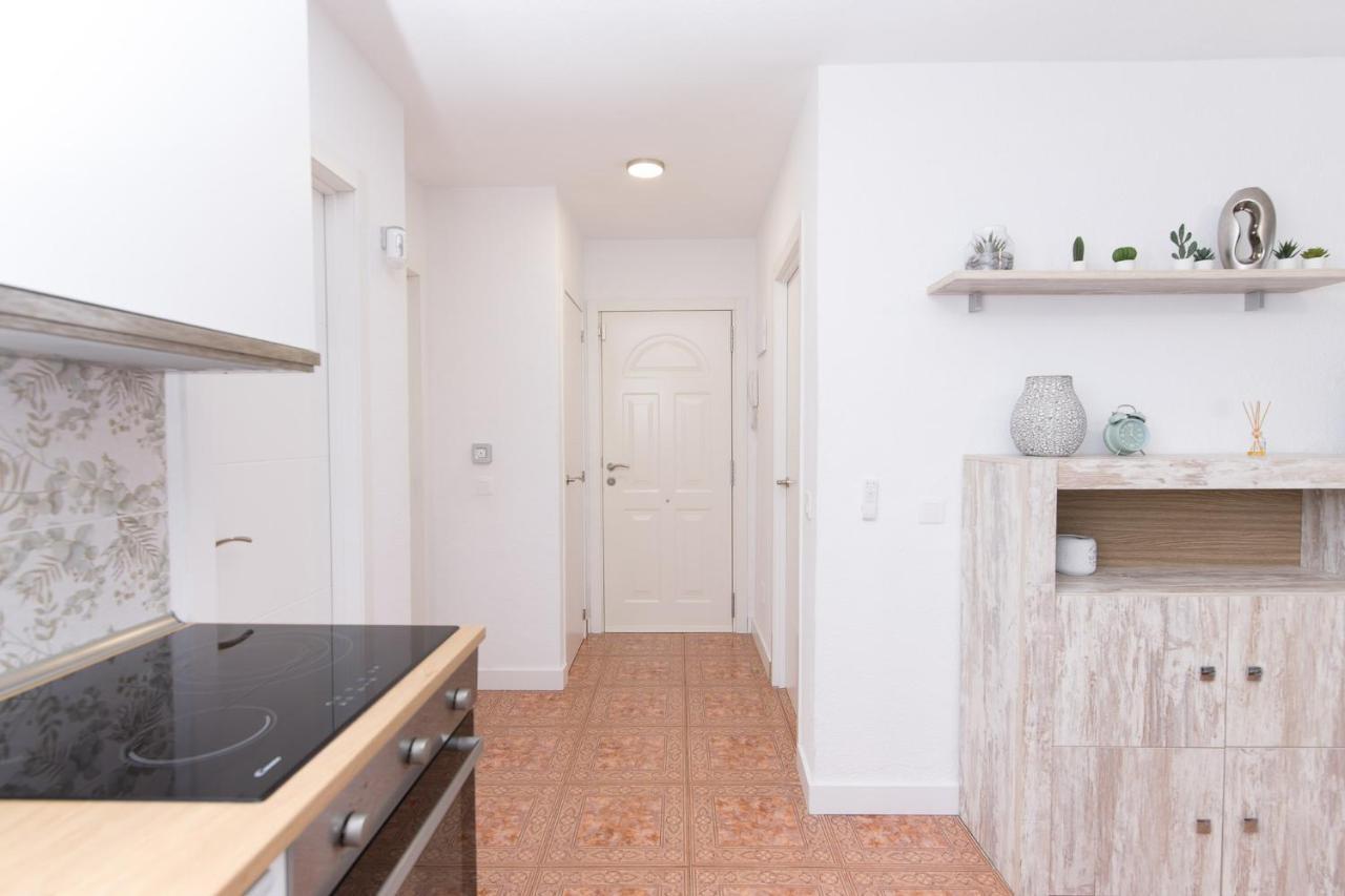 Sea View, Newly Renovated, 2 Bedrooms Apartment In Costa Adeje Exteriör bild